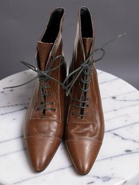 Vintage Brown Leather Lace Up Boots Size 8 Kitten Heel Made In Spain Captoe